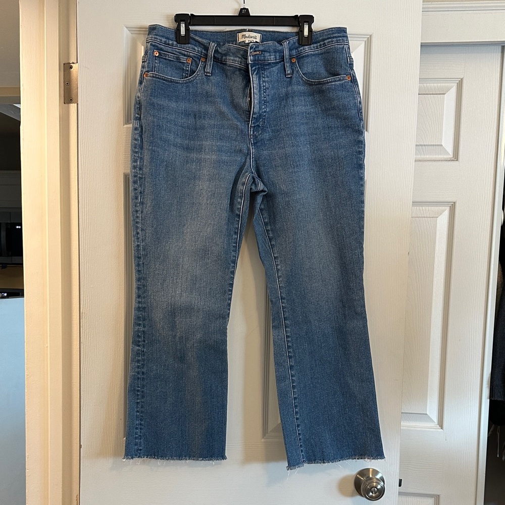 Madewell mid-rise kick out jeans, size 32